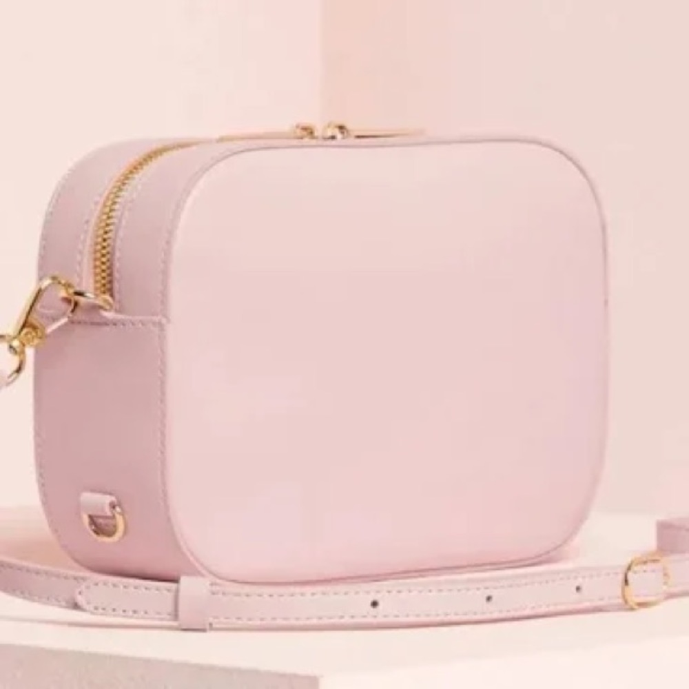 Pop & Suki Pink convertible camera crossbody bag & tassel phone charger SET!